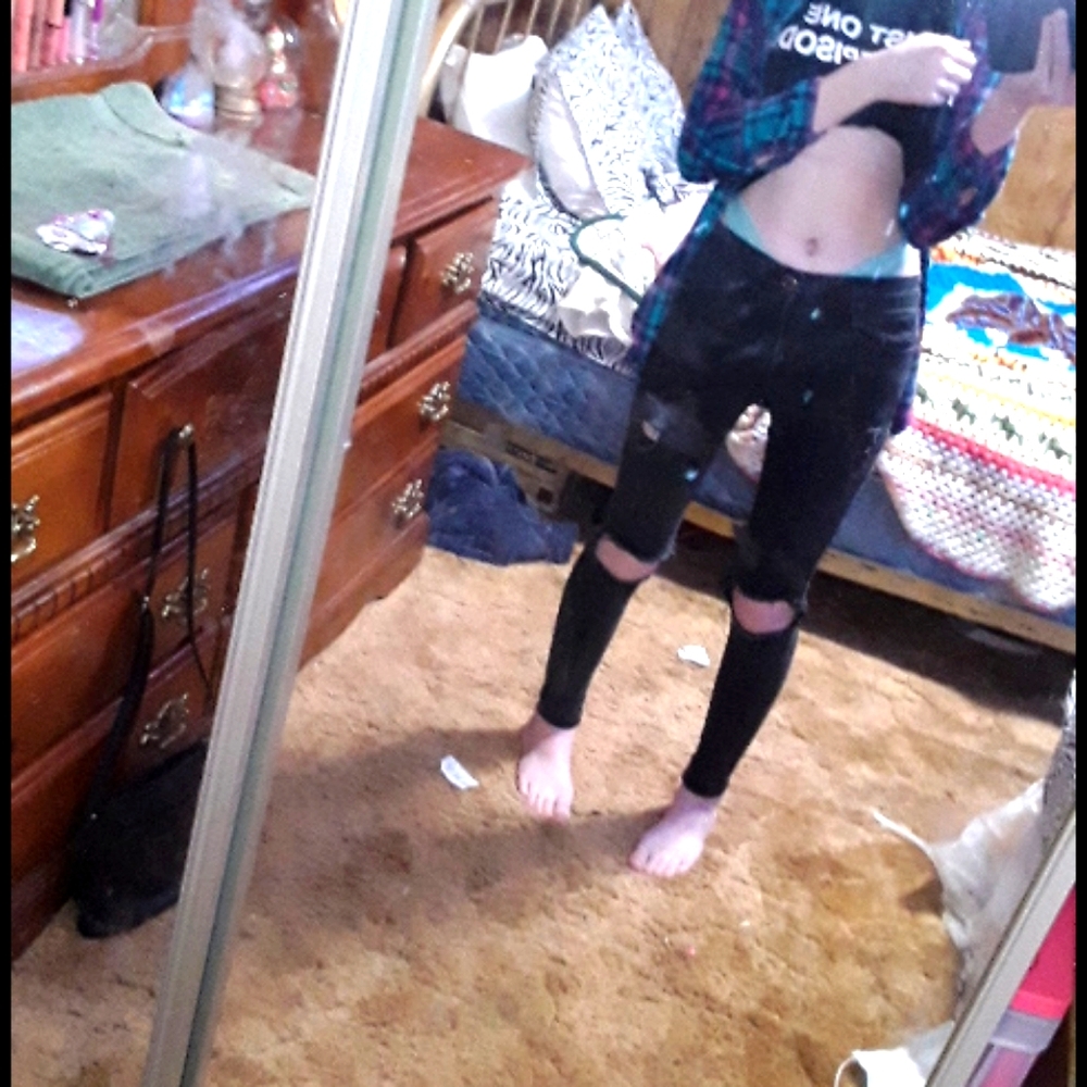 Low rise ripped skinny jeans